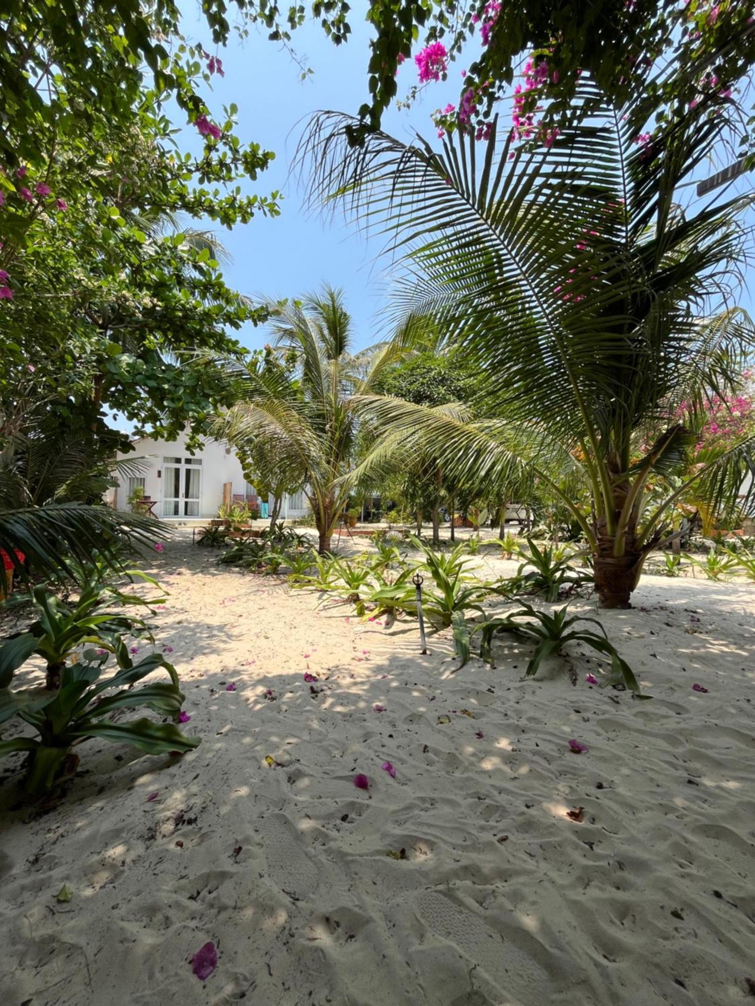 Robinson Beach Bungalow Vinh Hoa ภายนอก รูปภาพ