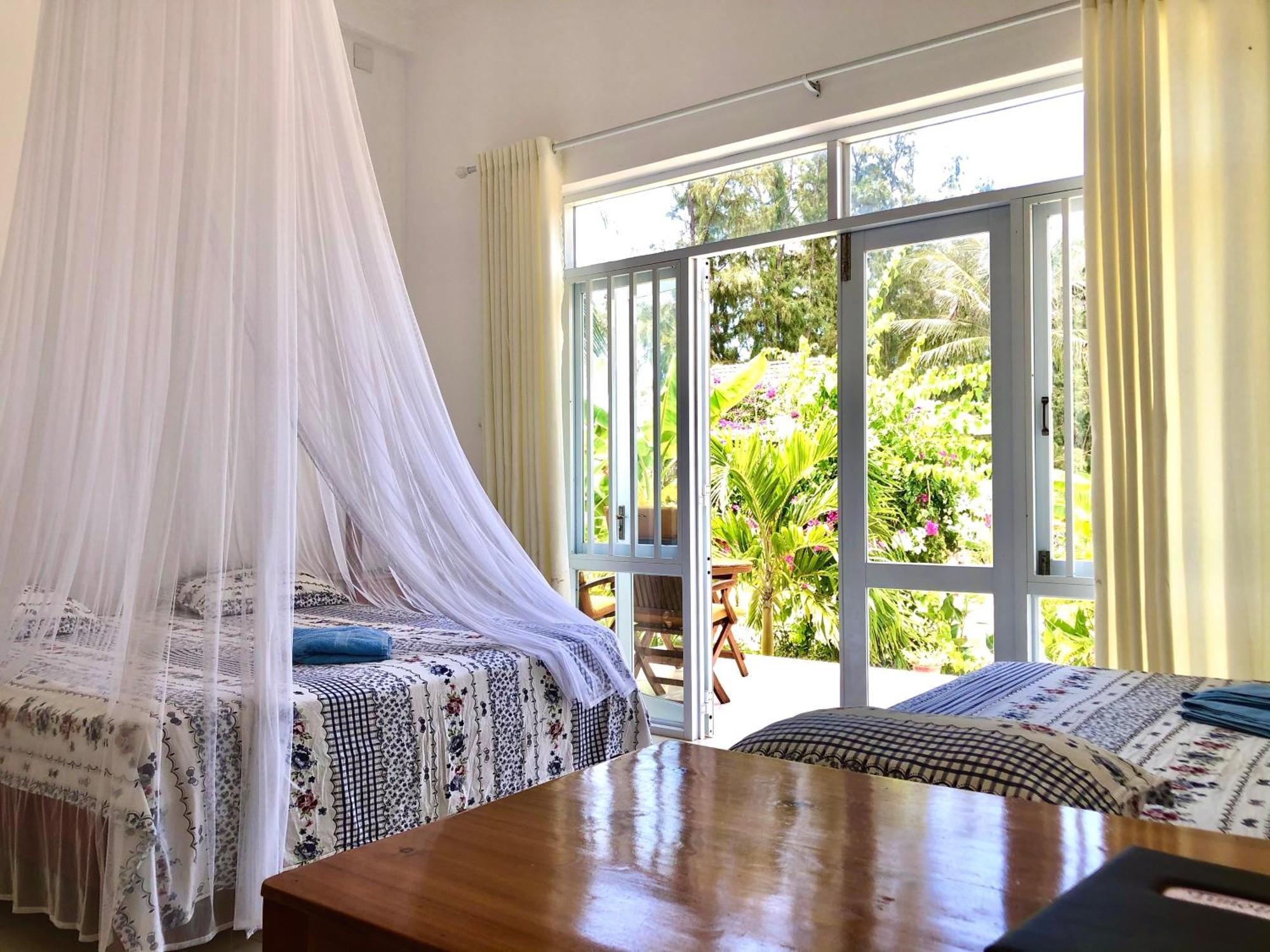 Robinson Beach Bungalow Vinh Hoa ภายนอก รูปภาพ