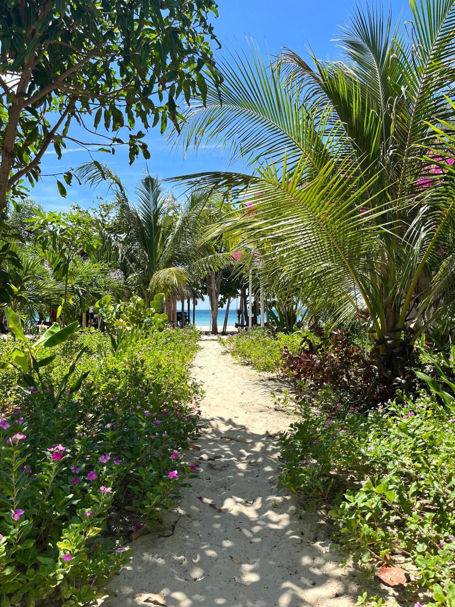 Robinson Beach Bungalow Vinh Hoa ภายนอก รูปภาพ